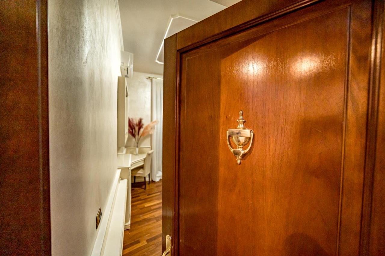 Downtown Luxury B&B - Termini Train Station Roma Ngoại thất bức ảnh